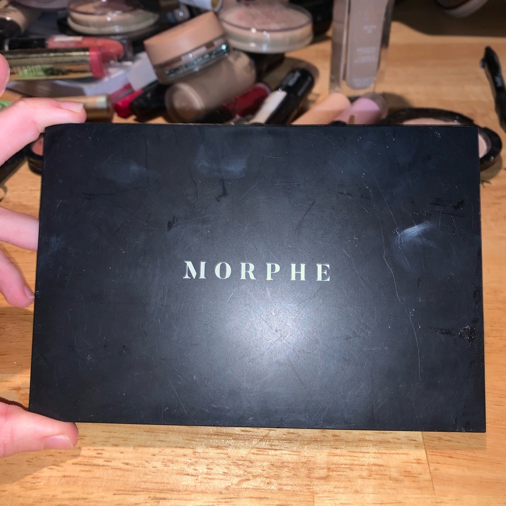 Eye shadow pallet